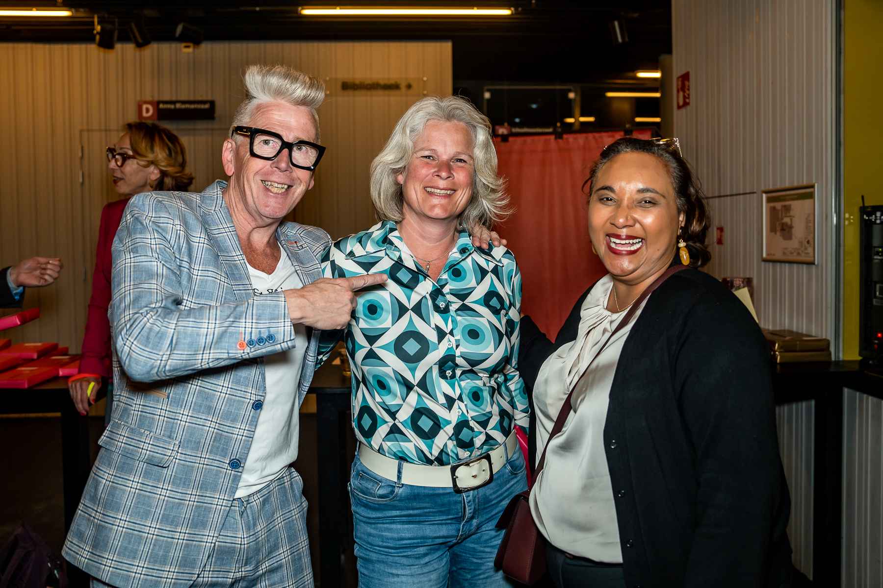 Foto boeklancering BUSINESS SUCCES met een smile www.company-optimizer.nl 110 Foto boeklancering BUSINESS SUCCES met een smile www.company-optimizer.nl 110