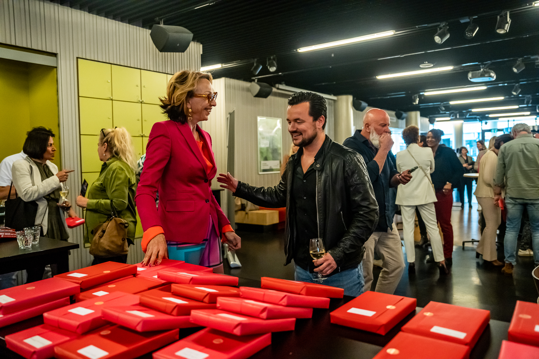 Foto boeklancering BUSINESS SUCCES met een smile www.company-optimizer.nl 143 Foto boeklancering BUSINESS SUCCES met een smile www.company-optimizer.nl 143