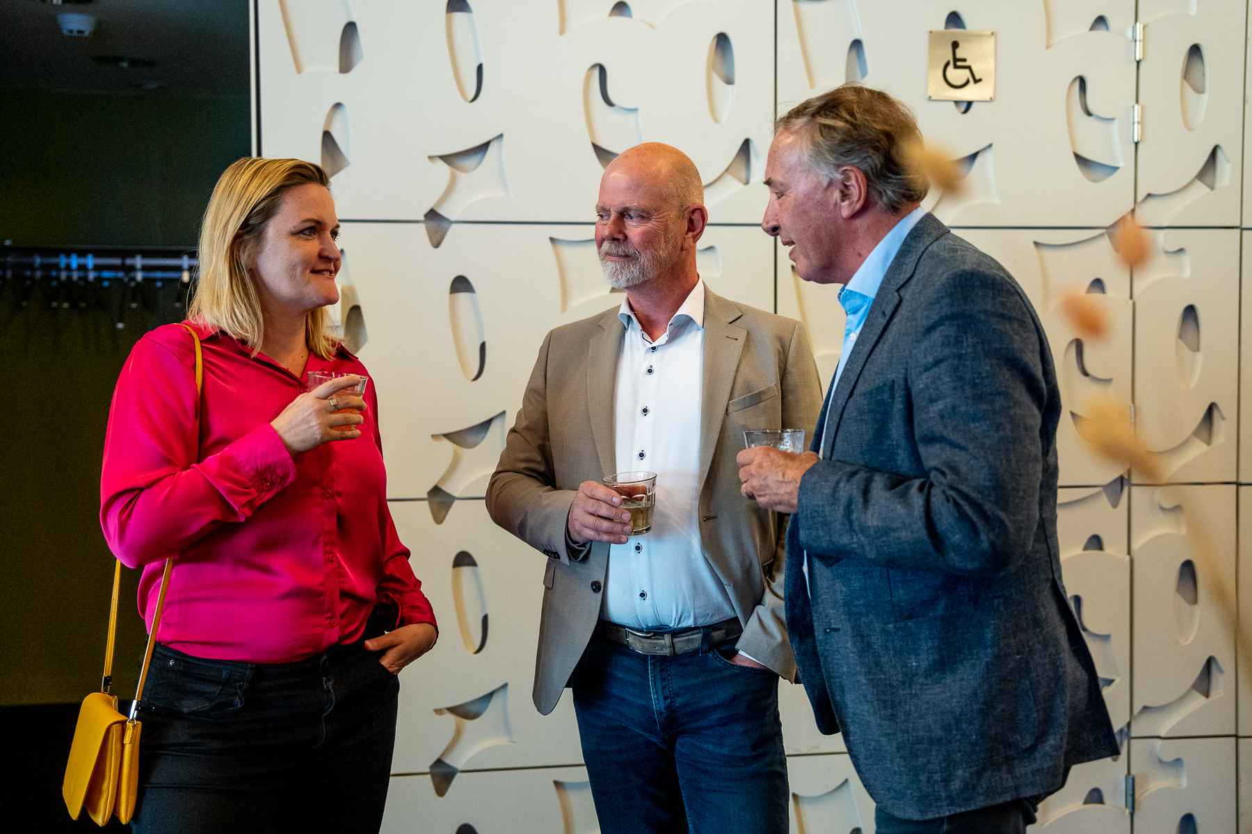 Foto boeklancering BUSINESS SUCCES met een smile www.company-optimizer.nl 44 Www.company-optimizer.nl DSC04129