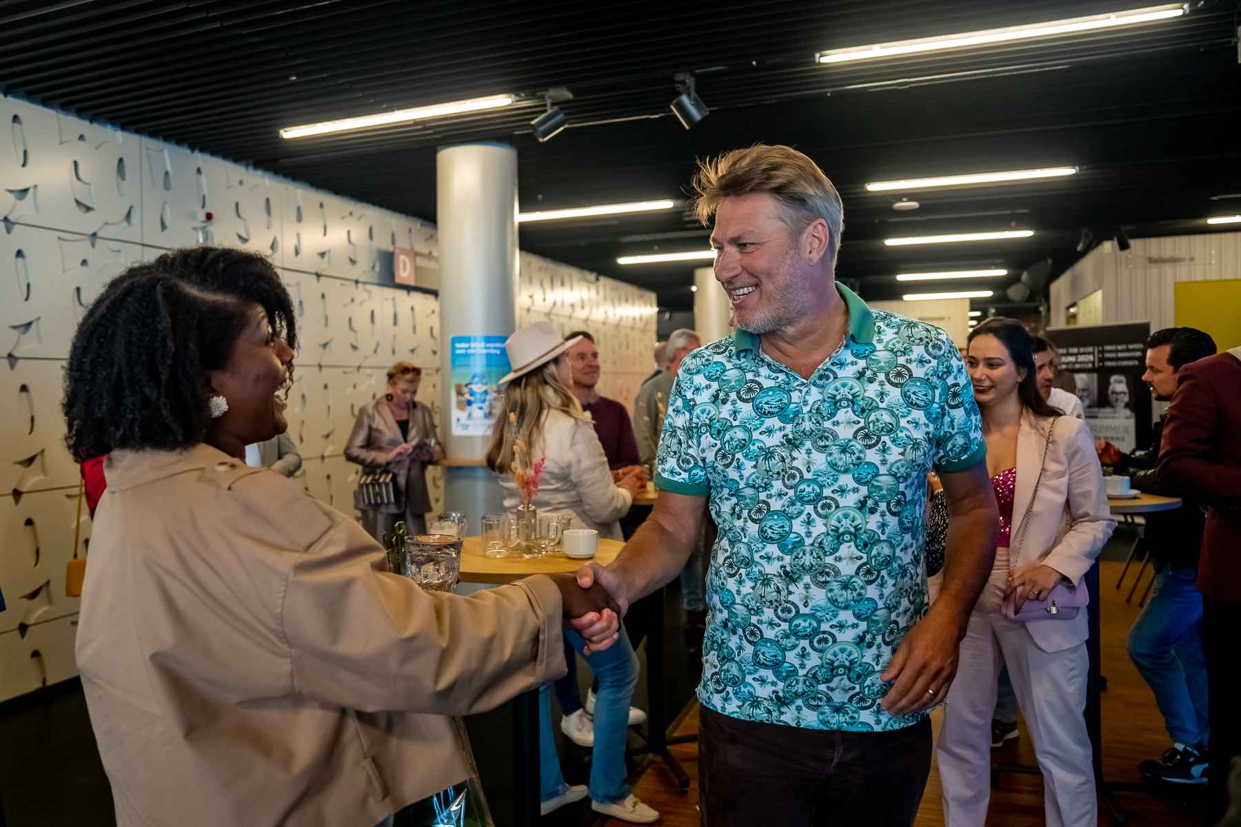 Foto boeklancering BUSINESS SUCCES met een smile www.company-optimizer.nl 49 Foto boeklancering BUSINESS SUCCES met een smile www.company-optimizer.nl 49